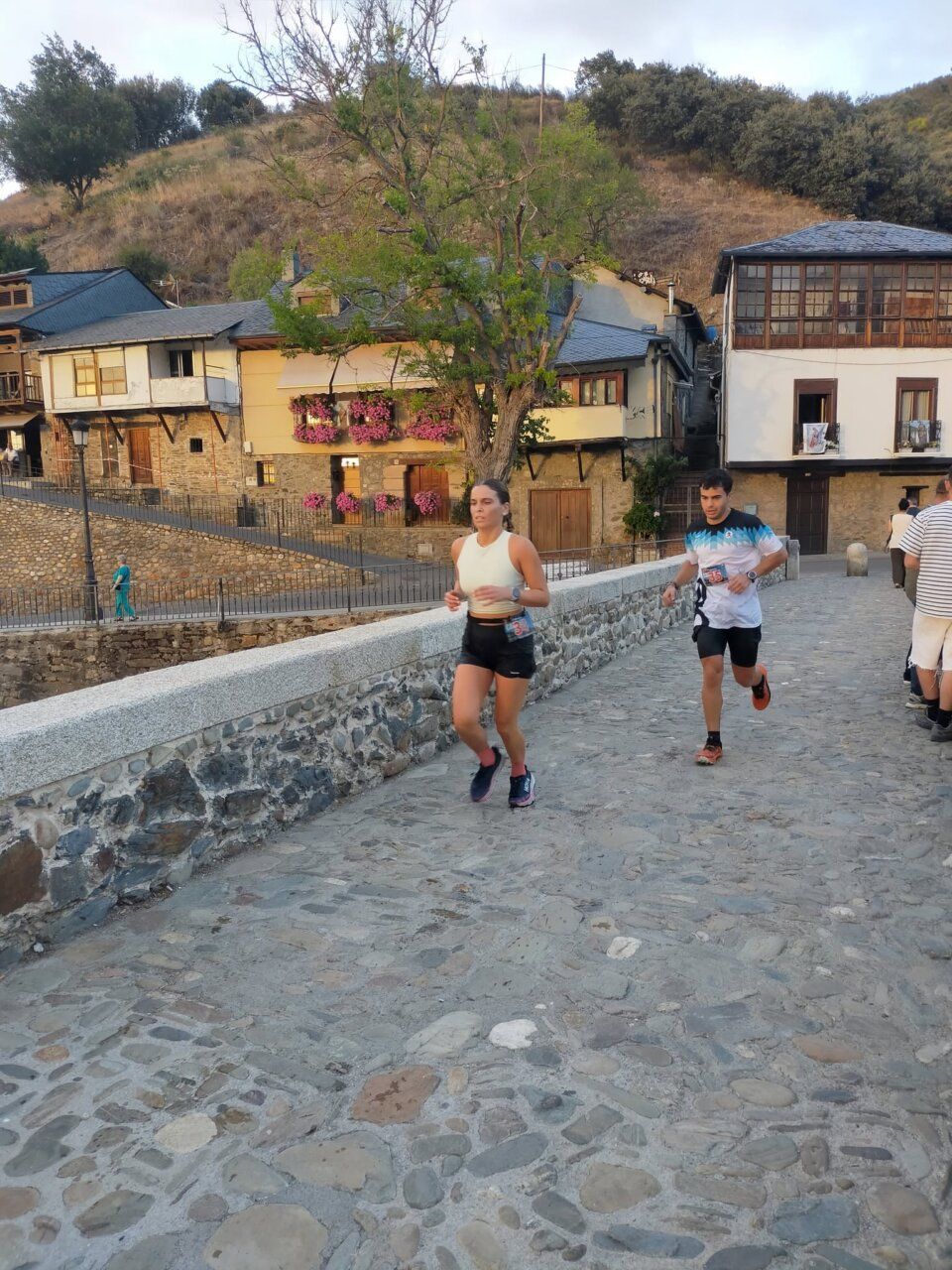 Corredores participando en la XIII Carrera de Montaña de Molinaseca