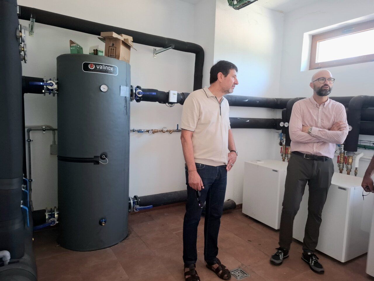 Visita al colegio público de Ventas de Albares durante su rehabilitación energética