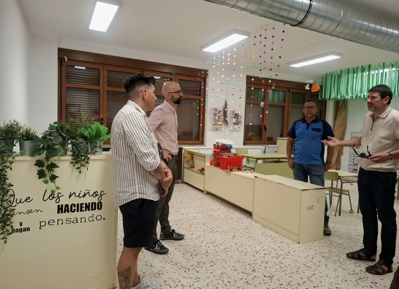 Visita al colegio público de Ventas de Albares tras su rehabilitación energética