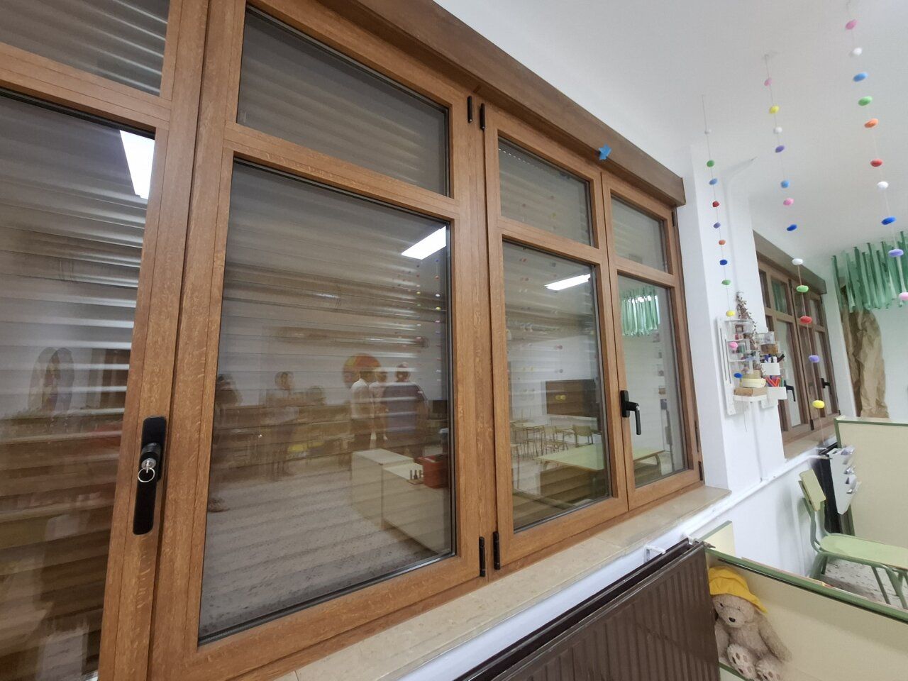 Ventanas renovadas en el colegio público de Ventas de Albares