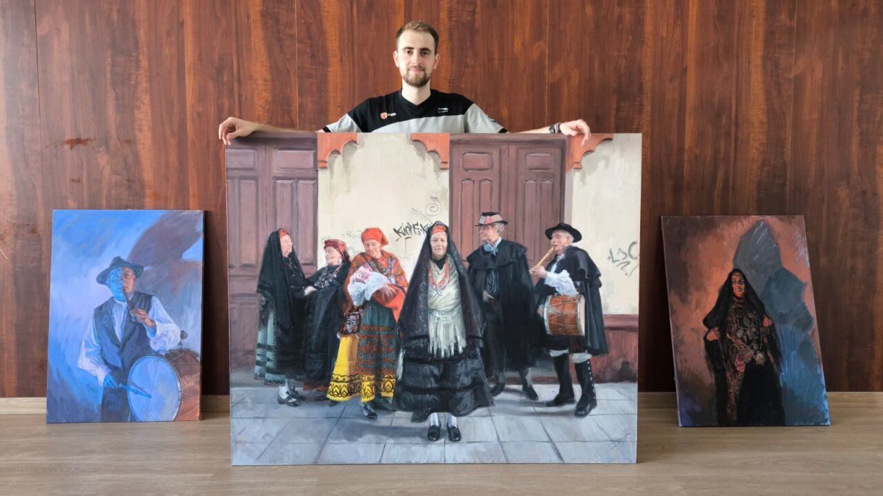 Artista Guillermo Otero presenta su obra en la exposición sobre el geranio de las Dolomías
