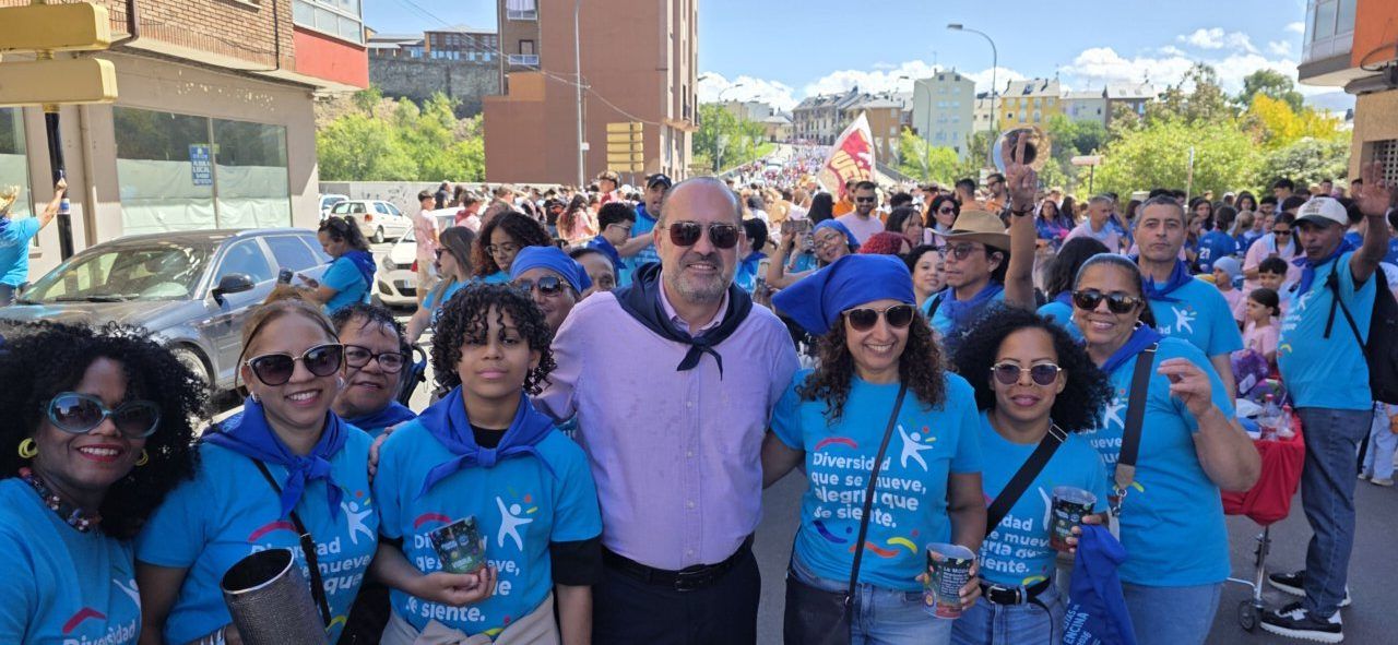 Grupo de personas celebrando las Fiestas de la Encina en Ponferrada