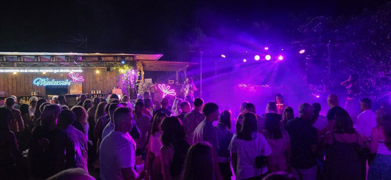 Fiesta en la Terraza Malumba durante el homenaje a Ángela Show