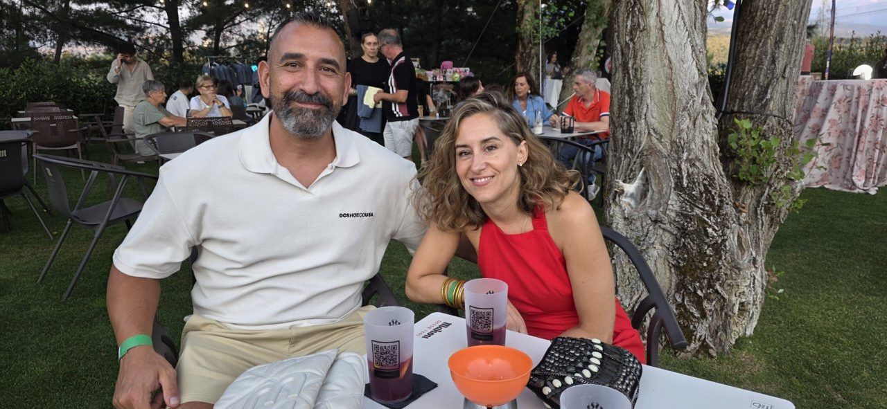 Asistentes disfrutando del concierto de Pavlenha en Malumba, Ponferrada.
