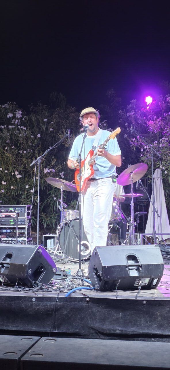 Pavlenha actuando en un concierto en la terraza Malumba de Ponferrada