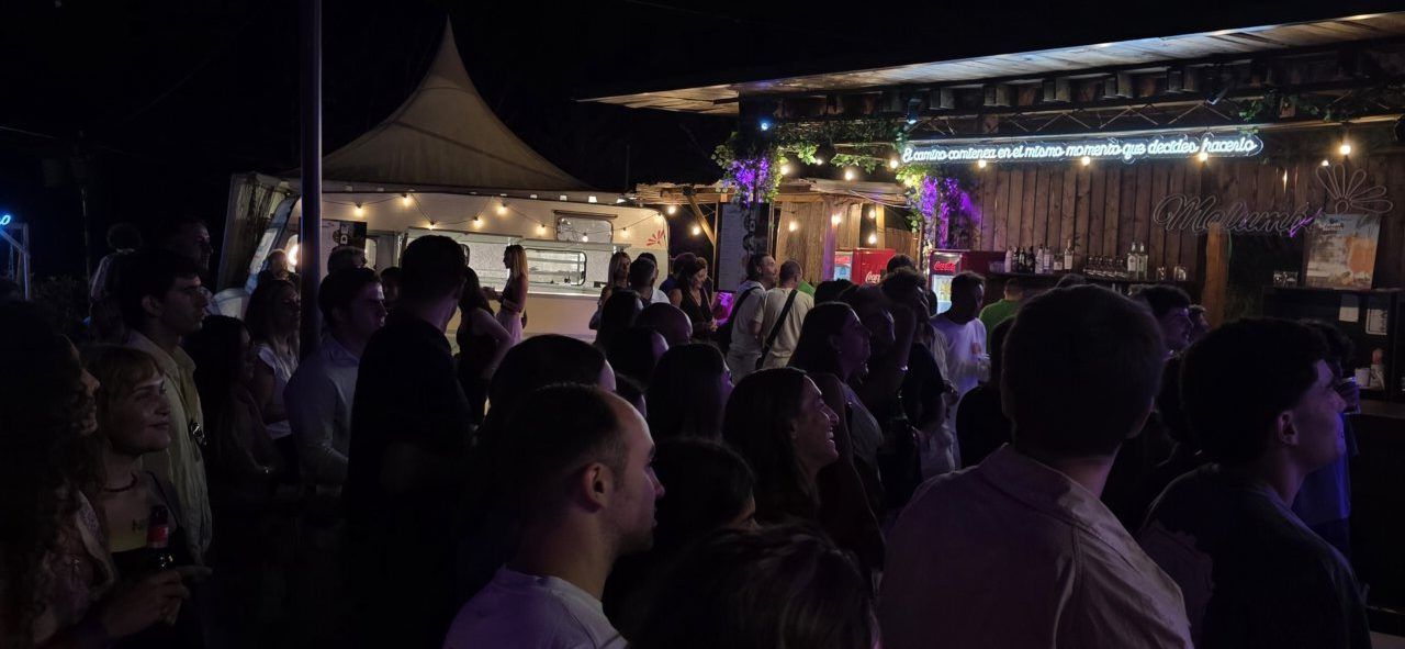 Concierto de Pavlenha en la terraza Malumba con público animado