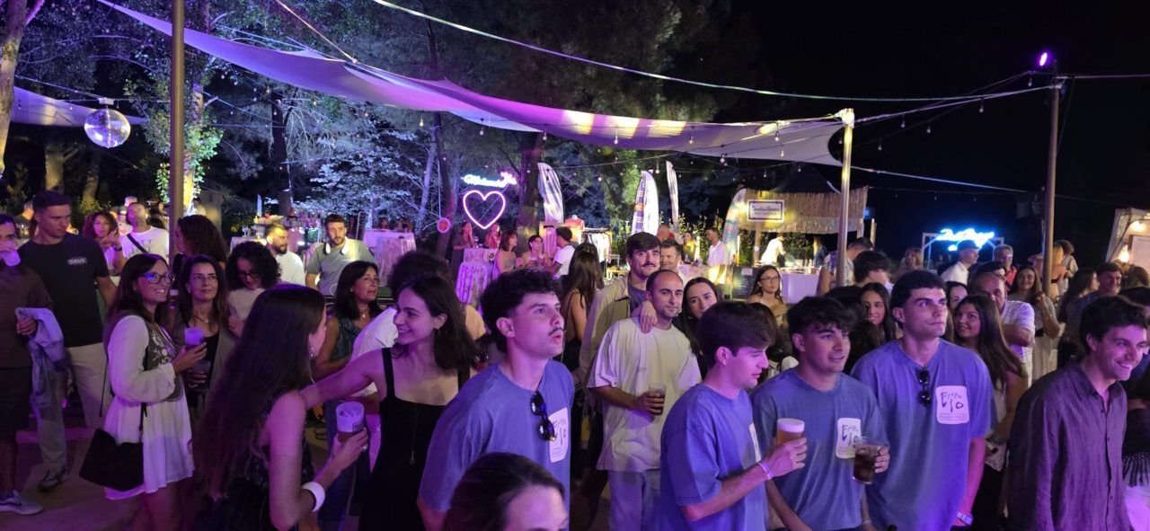 Concierto de Pavlenha en la terraza Malumba con público animado