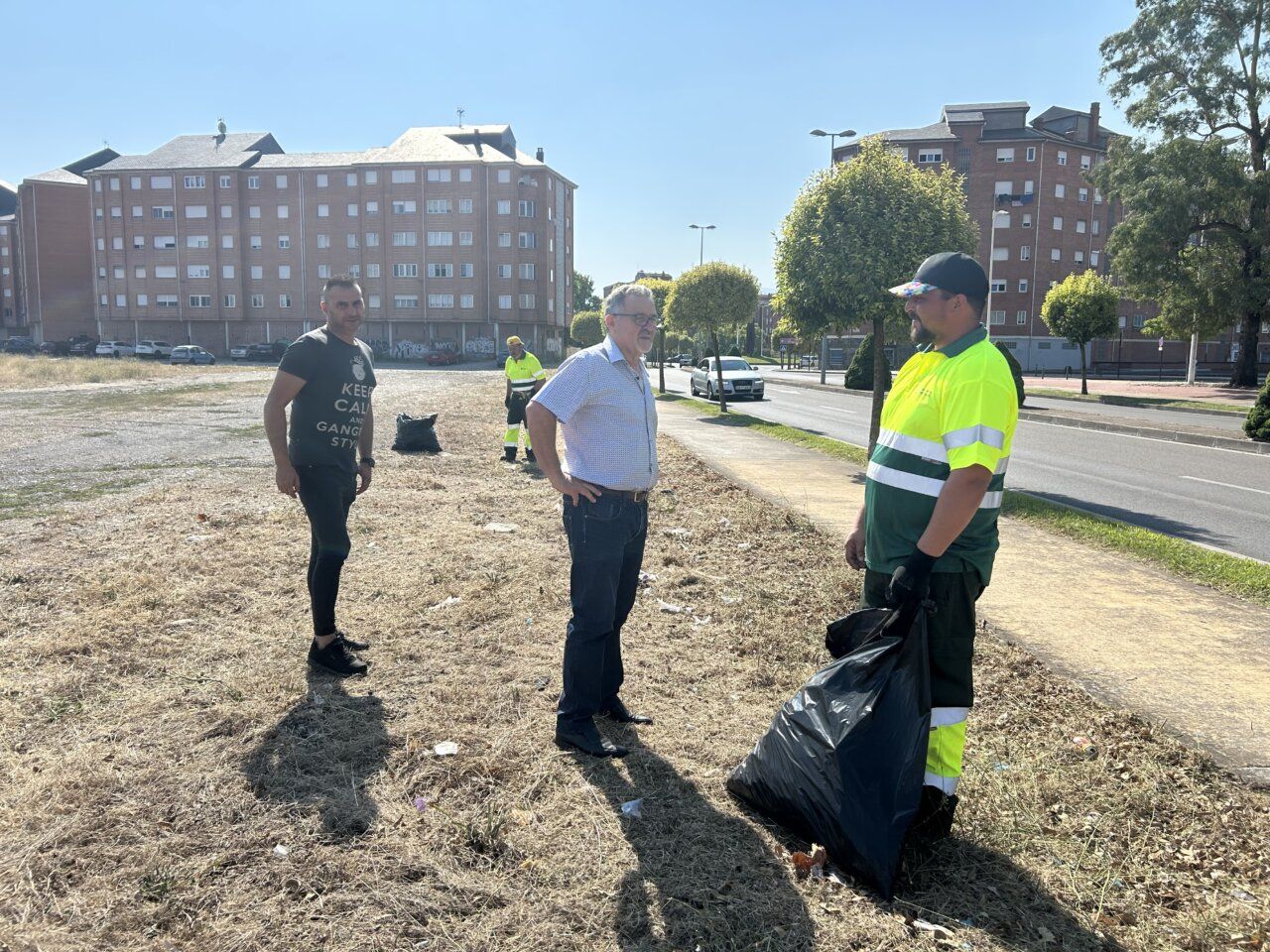 Trabajadores de la Brigada de Parques y Jardines en Ponferrada