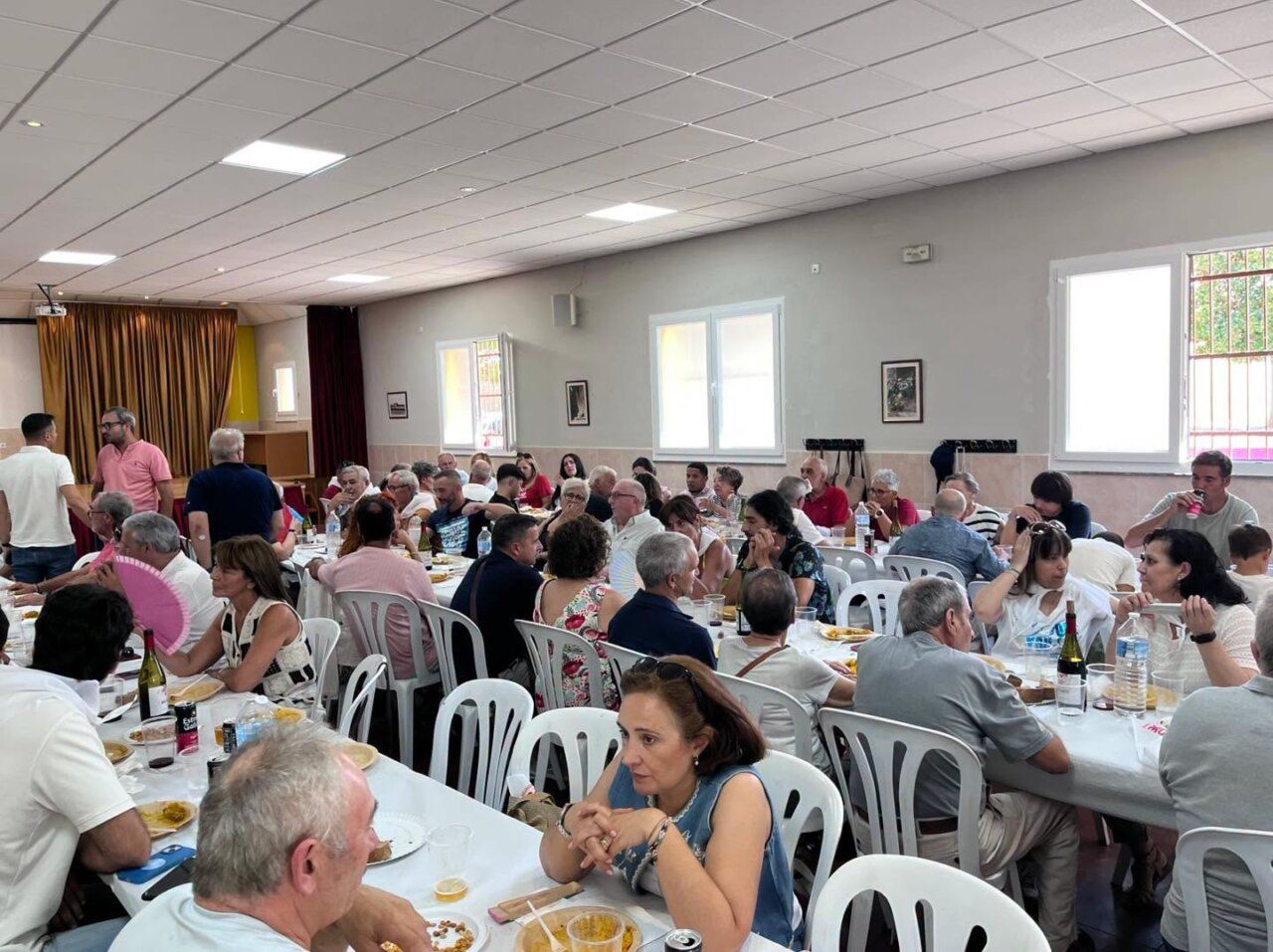 Miembros del PSOE de Ponferrada en la Fiesta de la Rosa 2023