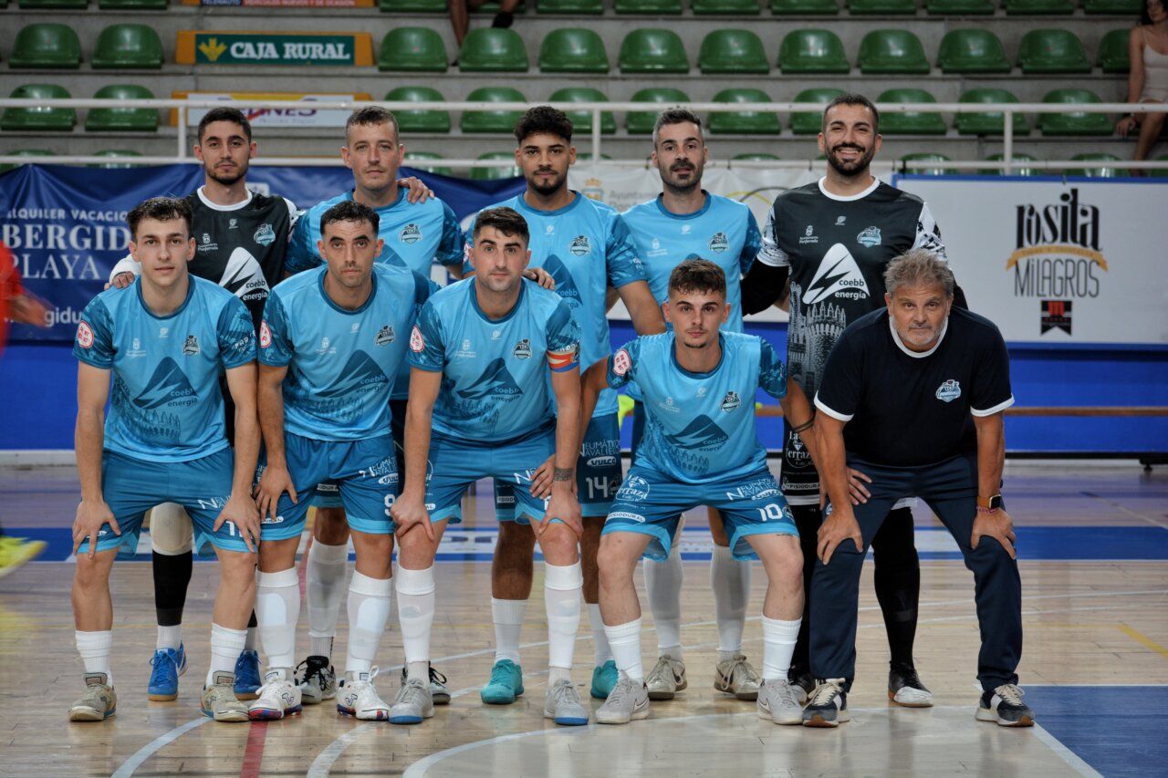 Equipo Coebb Ponfesala posando en el IV Trofeo Fiestas de La Encina