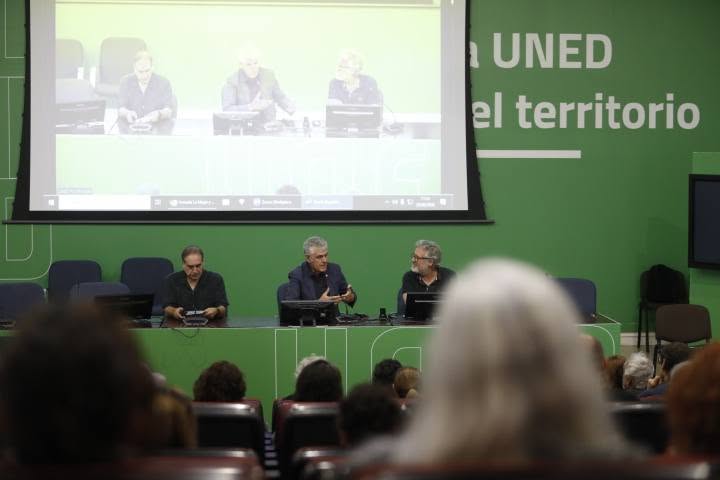 Panel de discusión sobre música de raíz y cambio climático en Villar de los Mundos