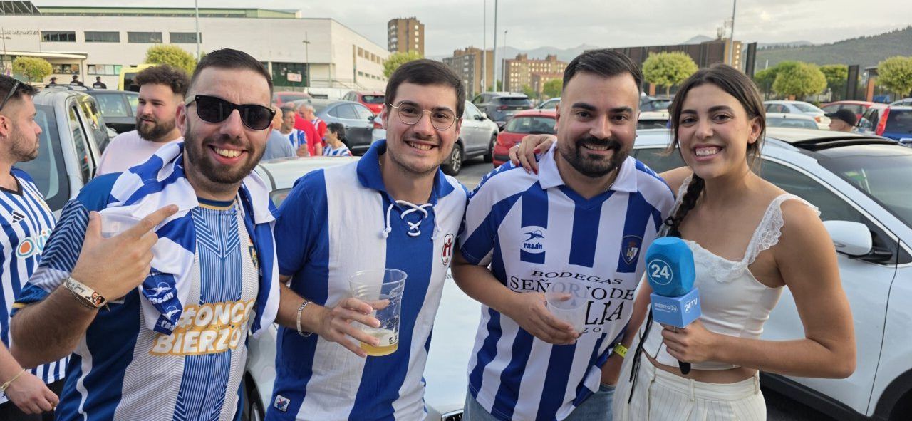 Grupo de aficionados de la Ponferradina en el Bar El Toralín