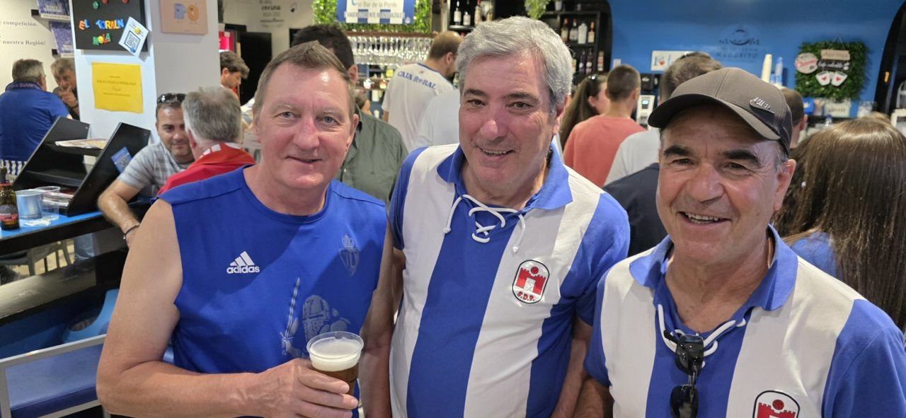 Aficionados de la Ponferradina en el Bar El Toralín