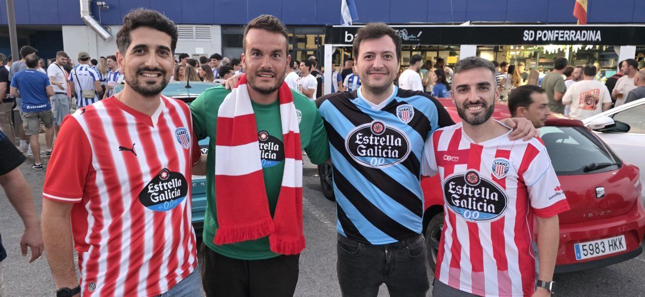 Grupo de aficionados de la Ponferradina en el Bar El Toralín