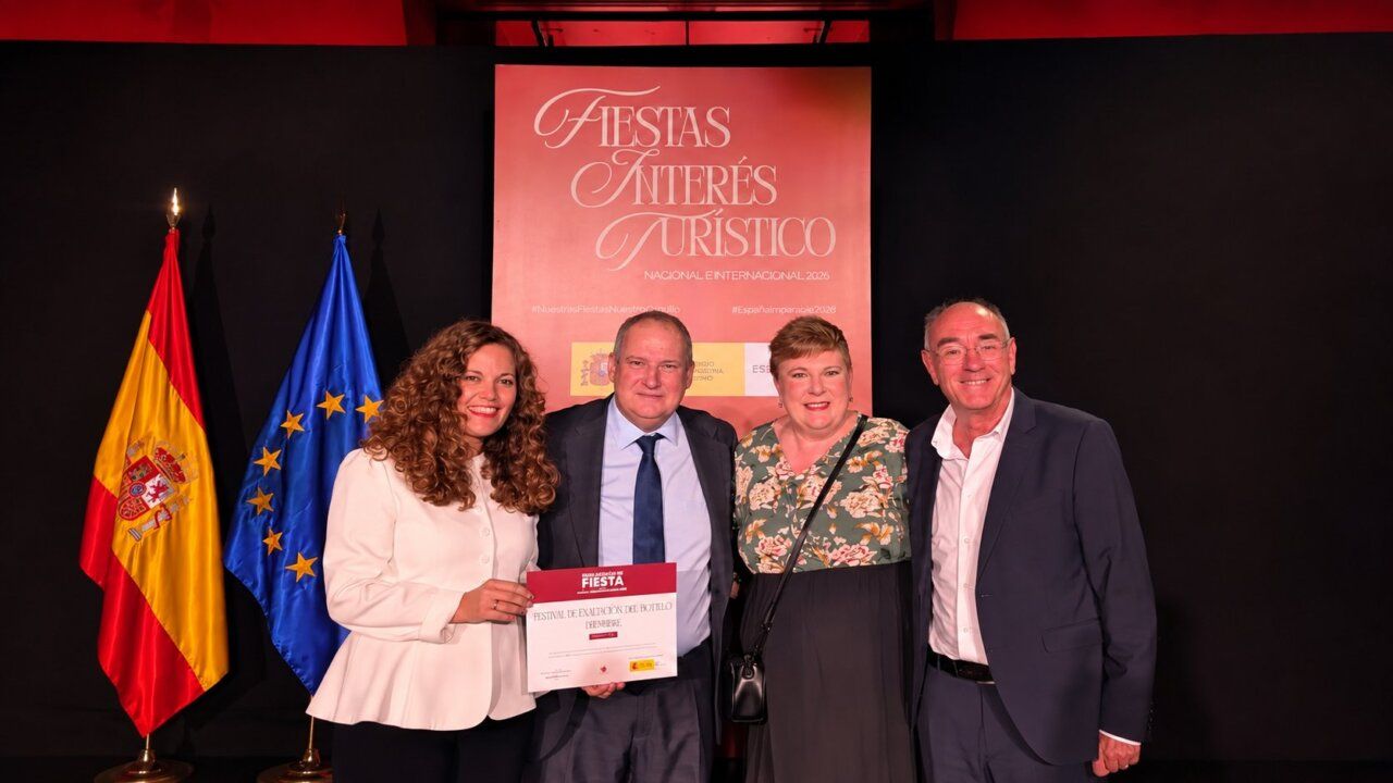 Entrega del diploma al Festival del Botillo de Bembibre