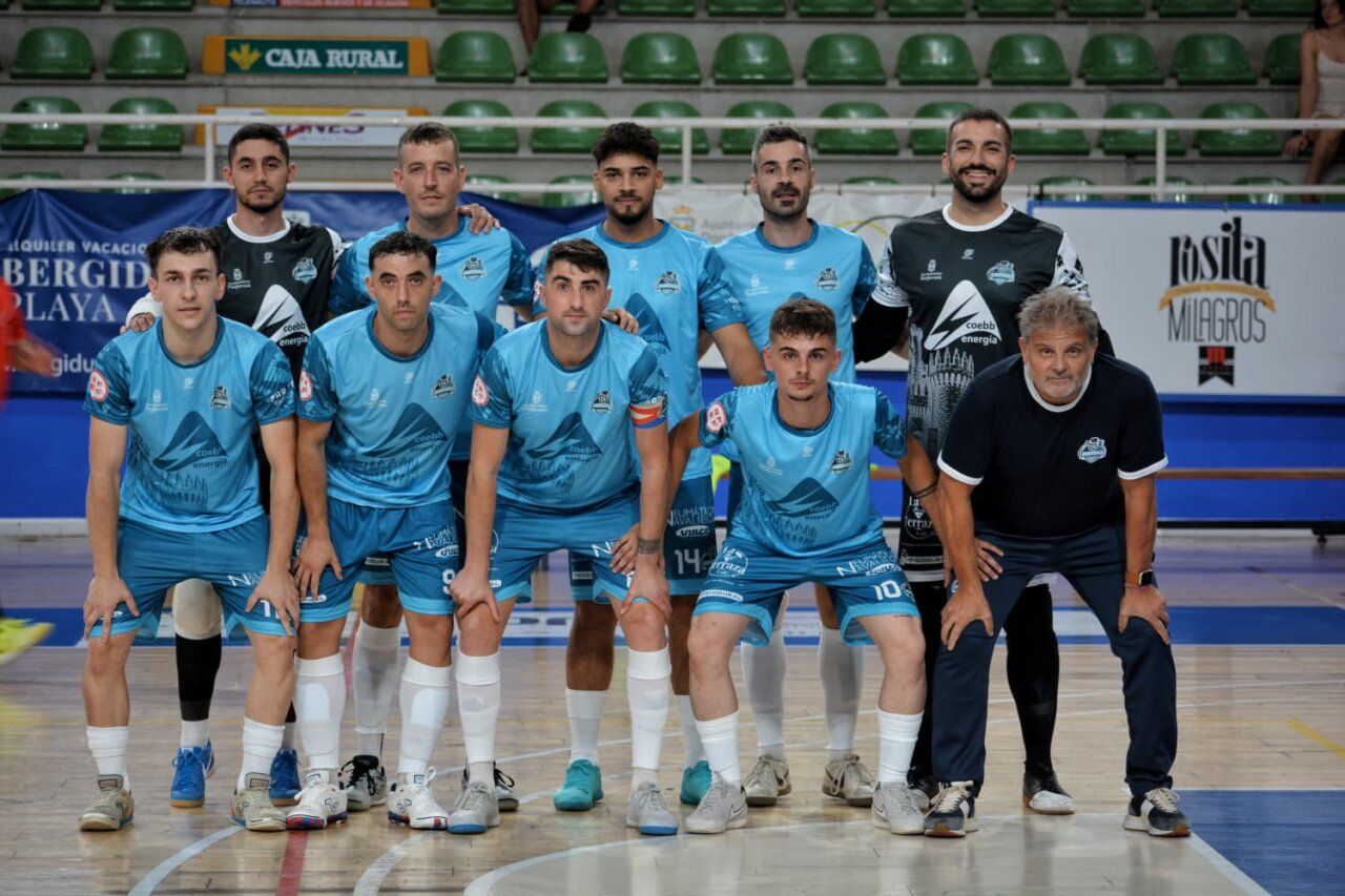 Equipo Coebb Ponfesala posando en el IV Trofeo Fiestas de La Encina