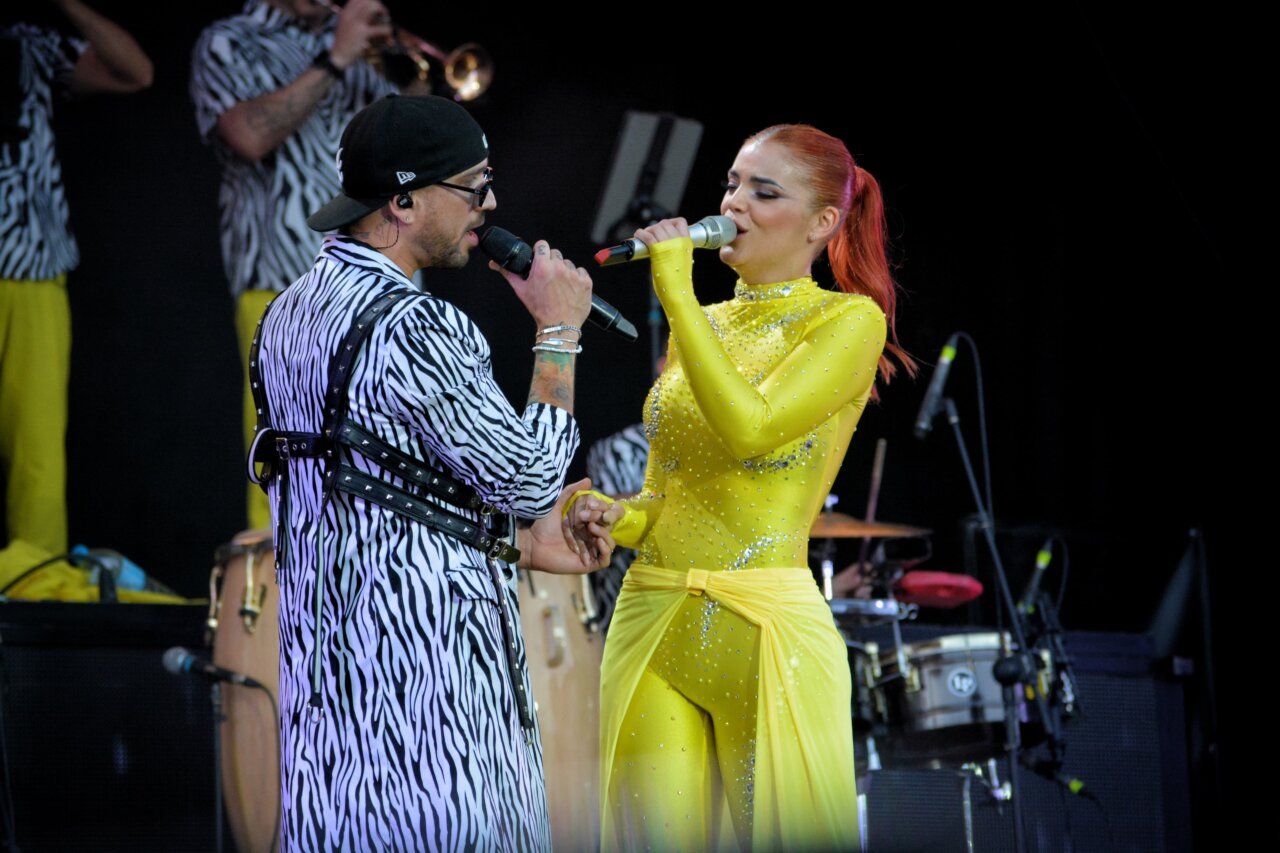 El Combo Dominicano y Grupo Beatriz actuando en las fiestas de la Soledad