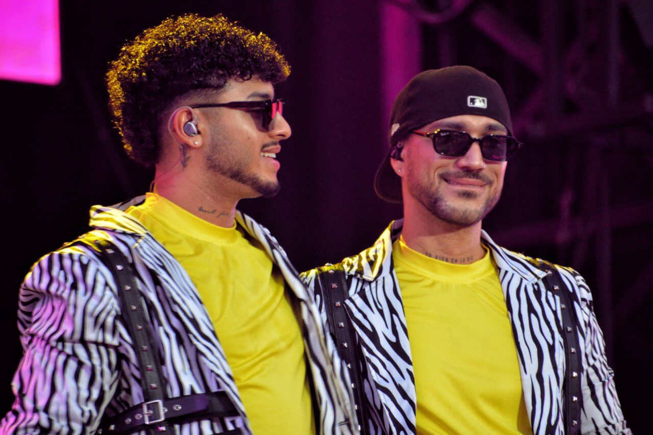 Actuación de El Combo Dominicano y Grupo Beatriz en Camponaraya