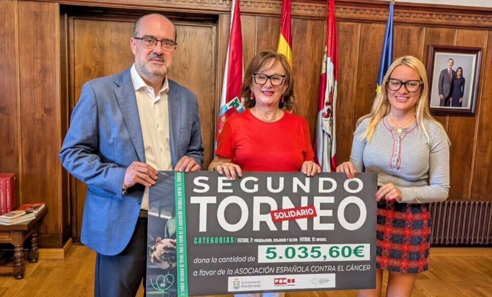 Entrega de cheque a la Asociación Española Contra el Cáncer en Ponferrada