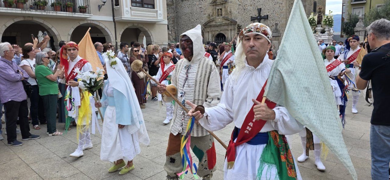 Participantes en la fiesta de la Virgen de la Encina en Ponferrada