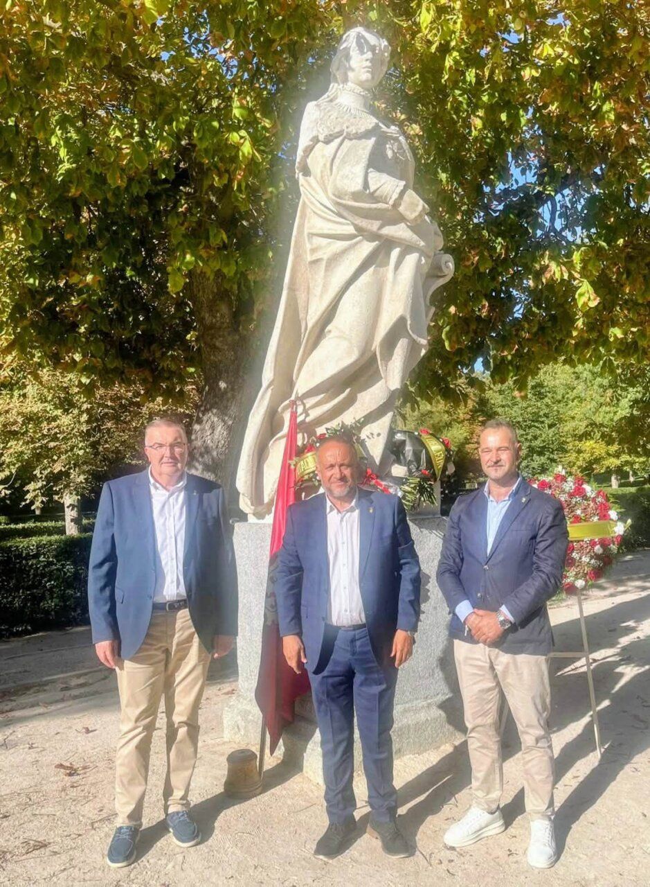 Representantes en homenaje a la reina Urraca I de León en Madrid