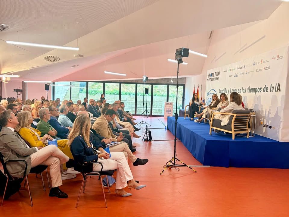 Panel de discusión sobre inteligencia artificial en la educación universitaria