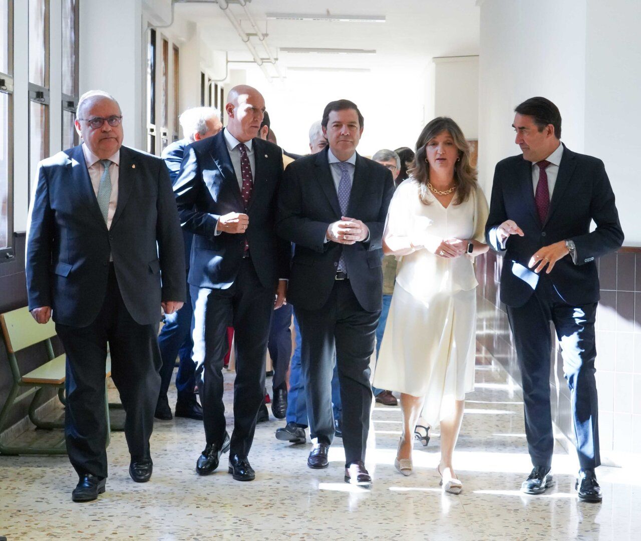 Inauguración del Grado en Medicina en la Universidad de León con autoridades presentes