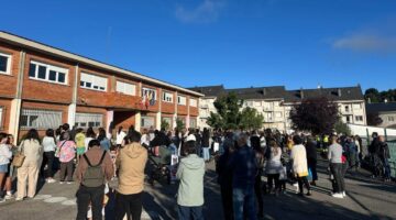 La comunidad educativa de Toreno se moviliza para evitar la agrupación de aulas de Infantil
