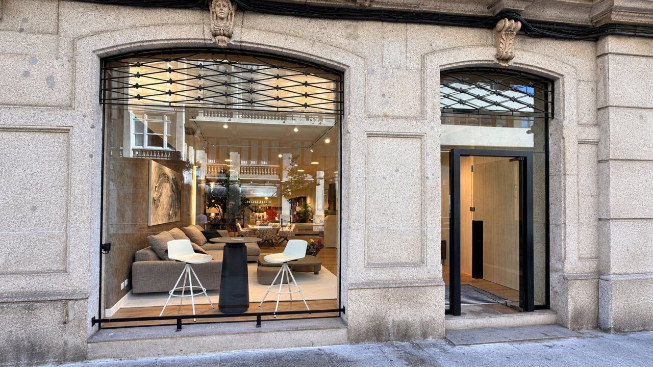 Fachada de Mabel Interiores en A Coruña con muebles y decoración