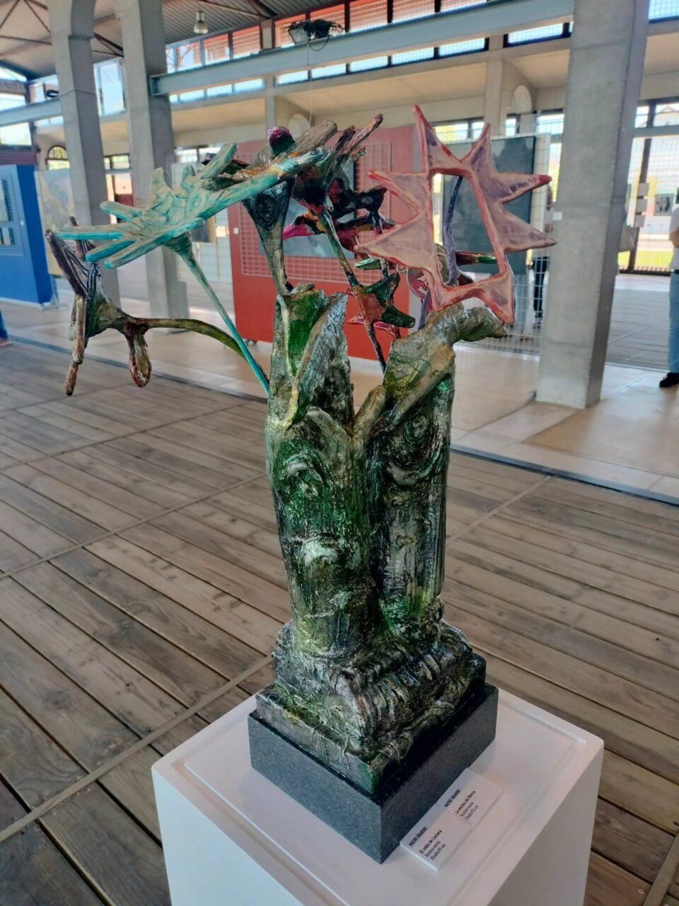 Escultura expuesta en el Museo del Ferrocarril de Ponferrada durante las fiestas.
