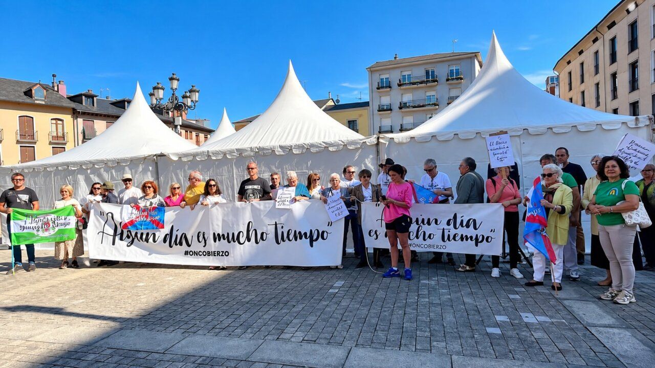 Concentración de Oncobierzo en defensa de la sanidad pública en Bierzo