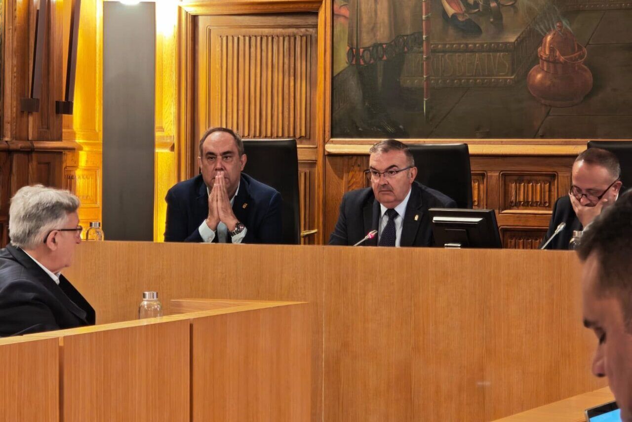 Reunión sobre el Plan de Juntas Vecinales en la Diputación de León