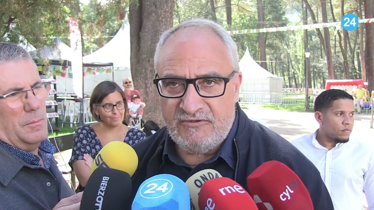 Miembros del PSOE de Ponferrada durante una rueda de prensa sobre Ceuta