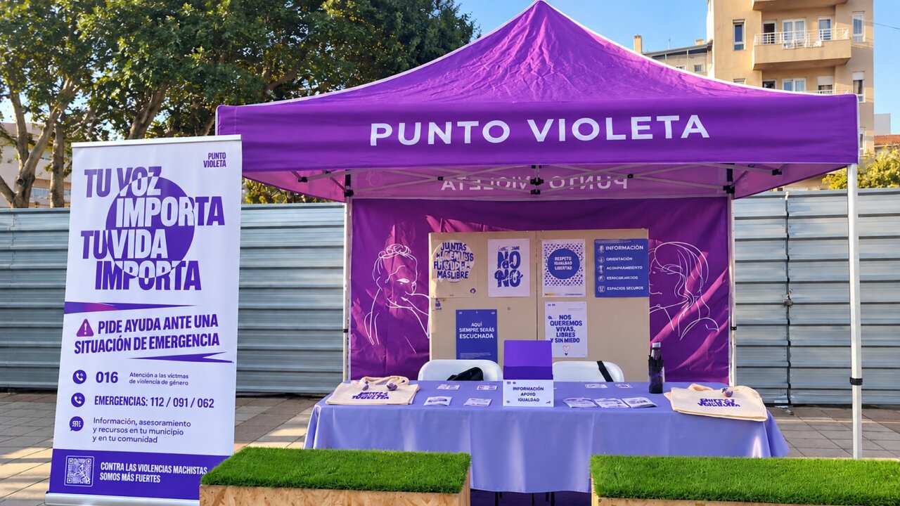 Punto Violeta con información sobre violencia de género en fiestas