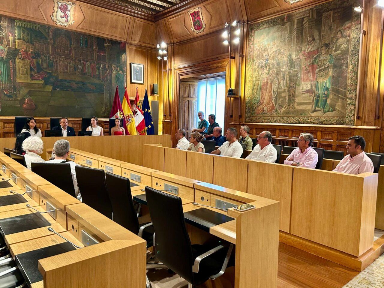 Homenaje a las gimnastas Andrea Corral y Andrea Fernández en la Diputación de León