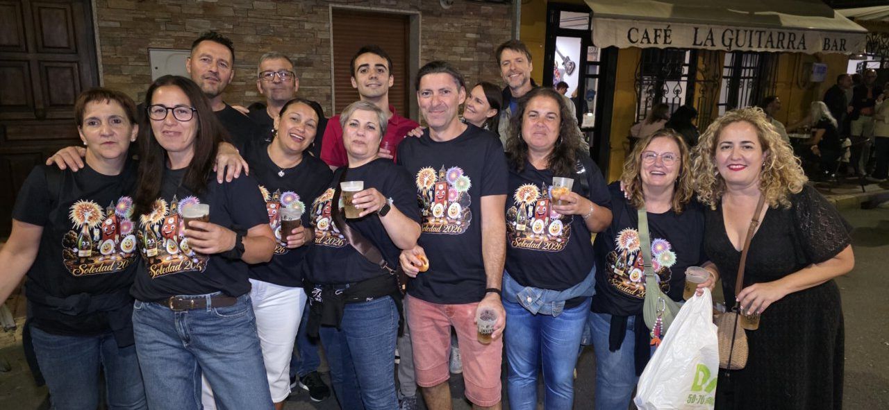 Grupo de personas disfrutando en la Ruta de la Cerveza en Camponaraya