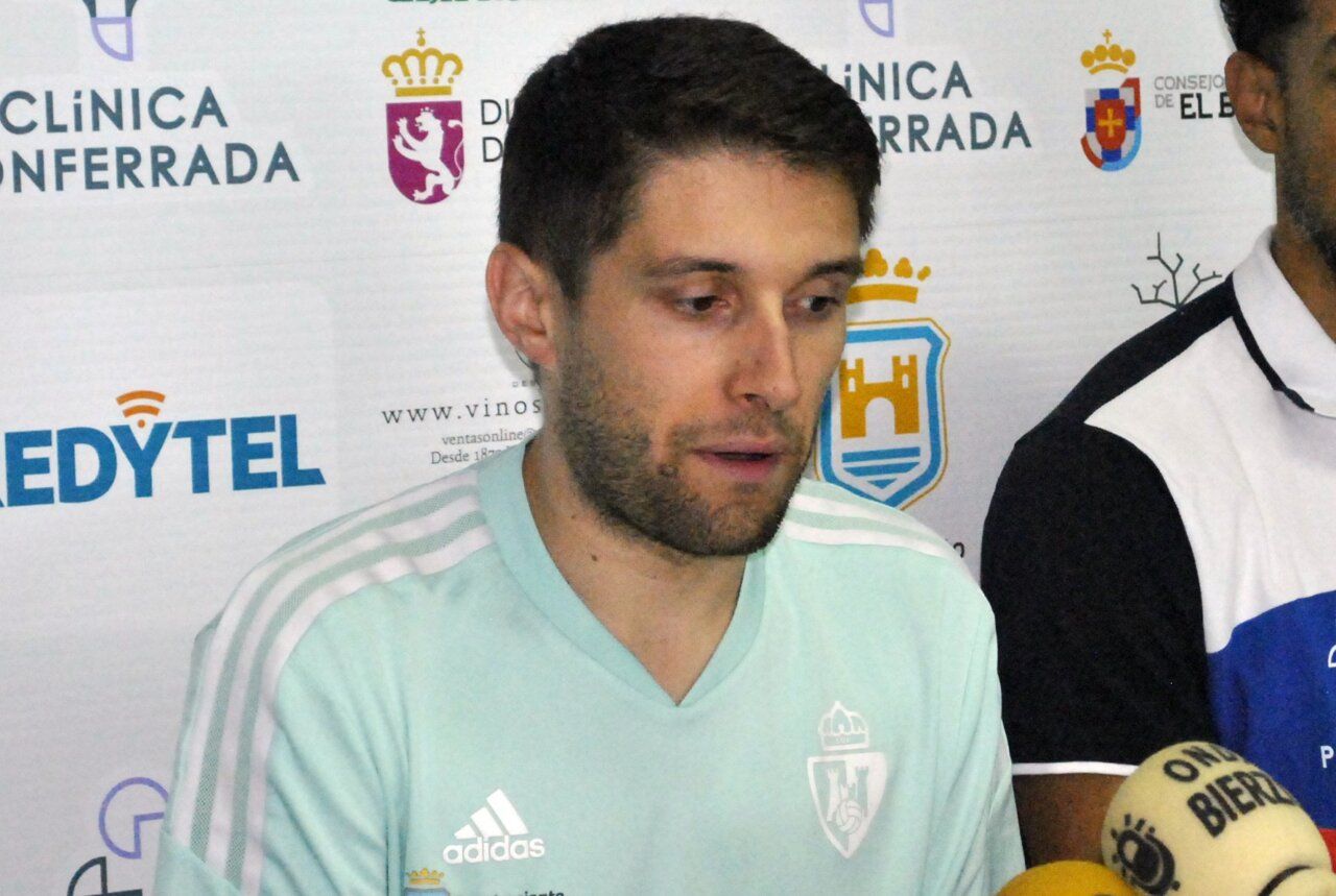 Samuel Conde, entrenador del Clínica Ponferrada SDP, en conferencia de prensa.