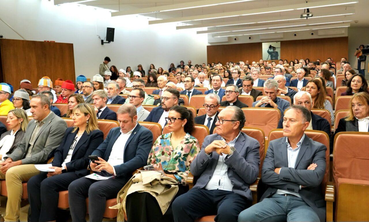 Asistentes en el acto del 30 aniversario del Campus de Ponferrada