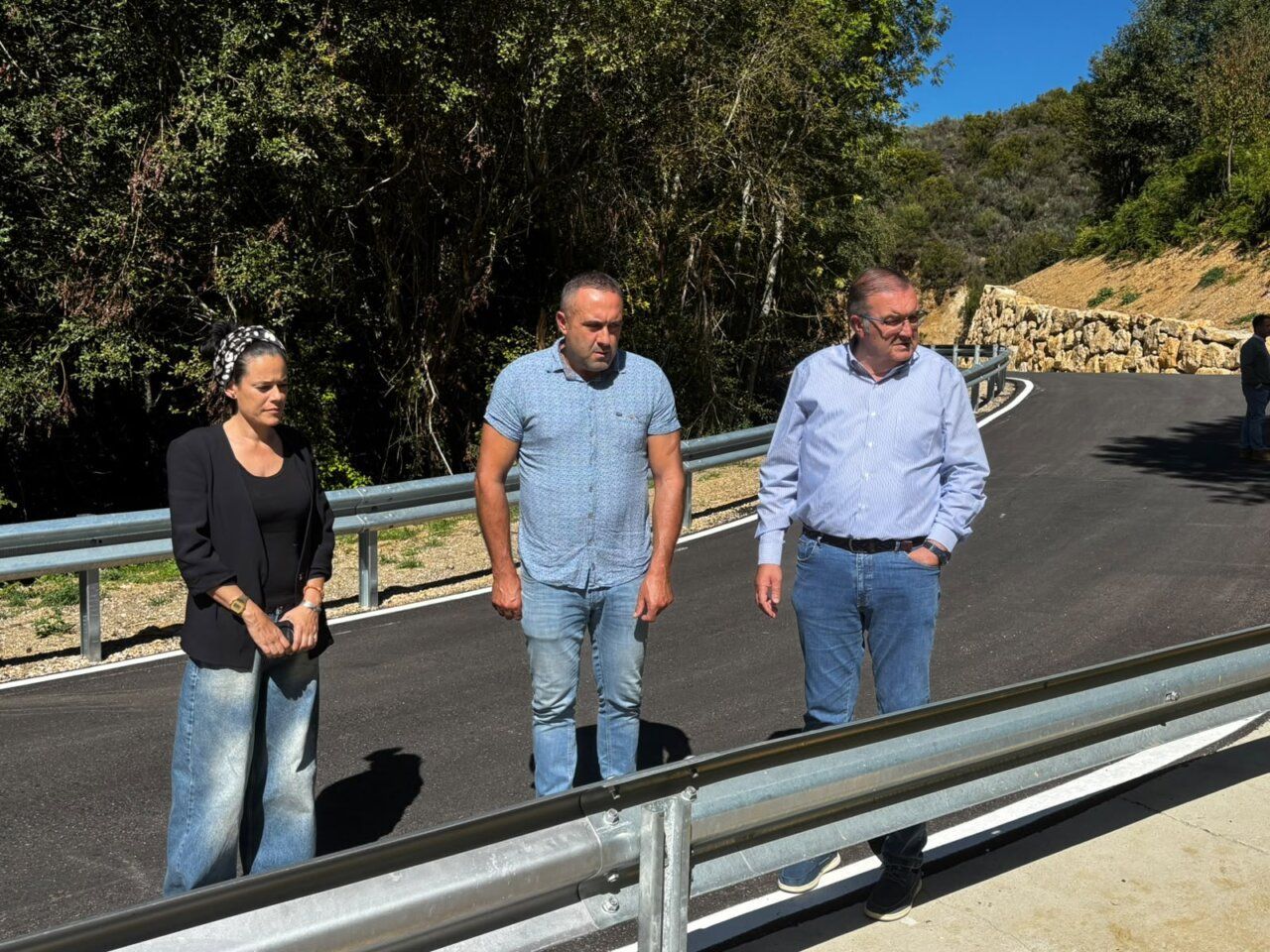 Visita a la carretera LE-4103 tras su mejora en La Braña