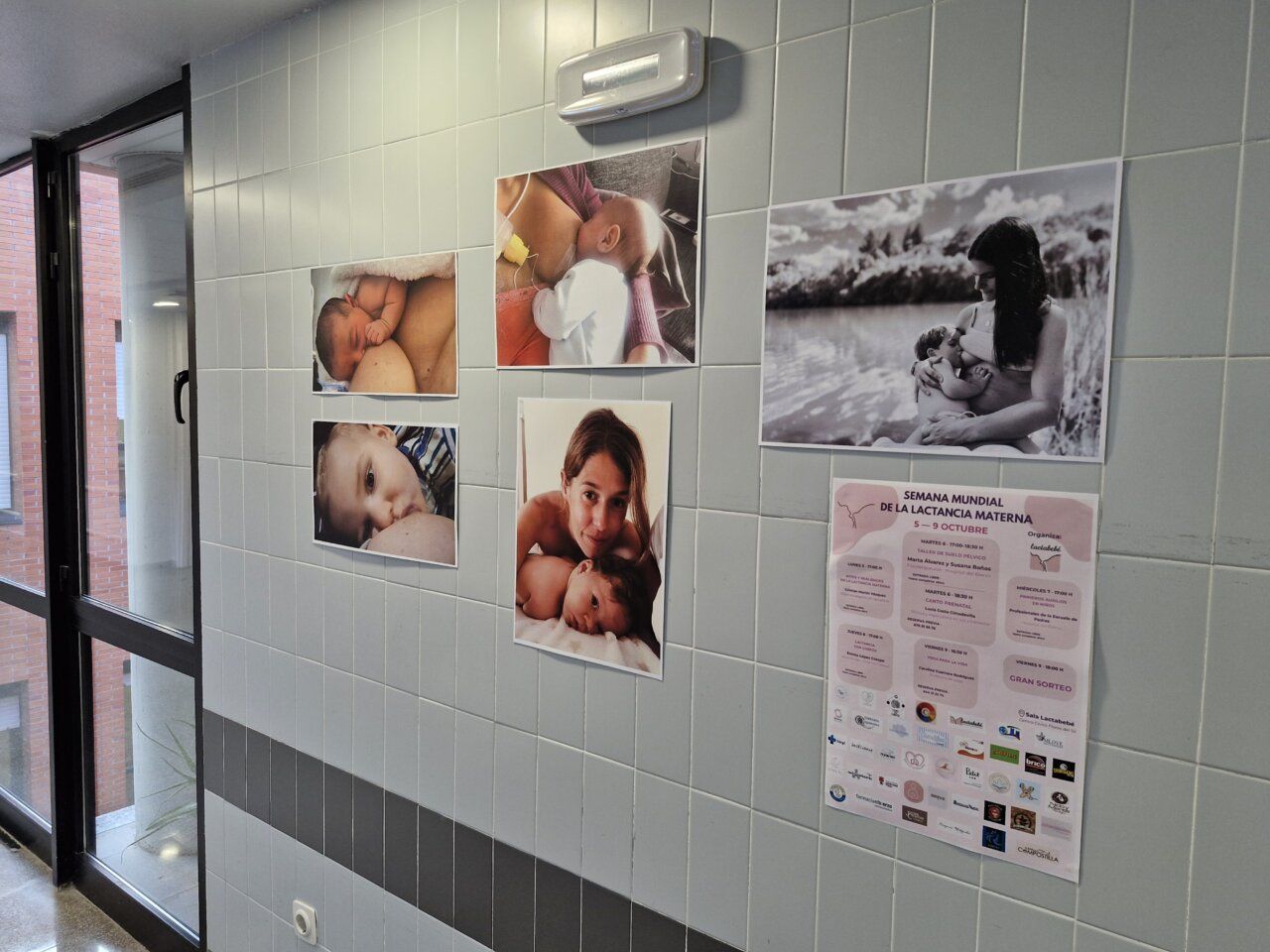 Fotografías de madres lactando en el Hospital El Bierzo