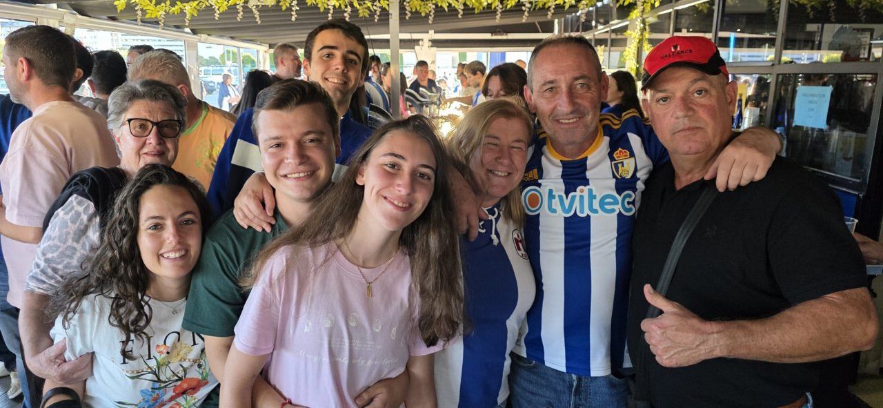 Grupo de aficionados de la Ponfe en el Bar El Toralín