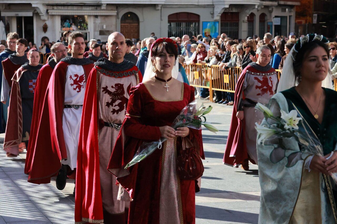 Participantes en la ceremonia de Las Cantaderas en León