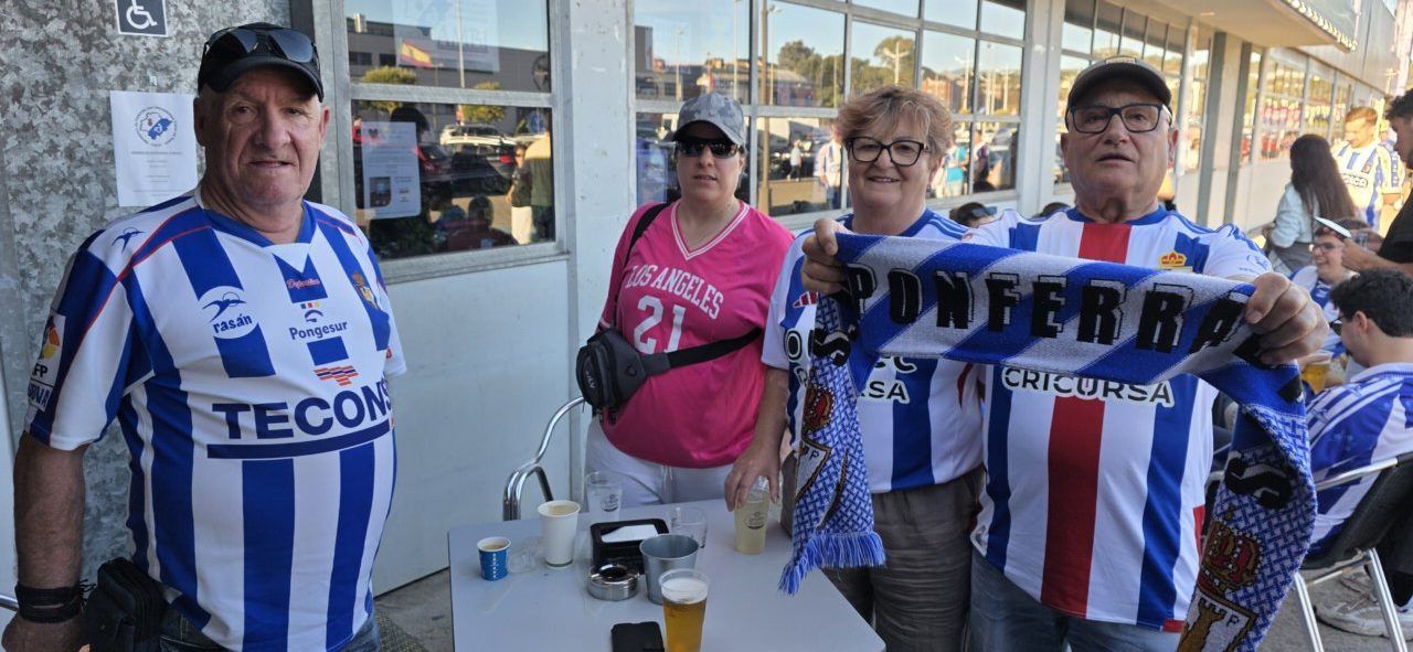 Aficionados de la Ponferradina en el Bar El Toralín