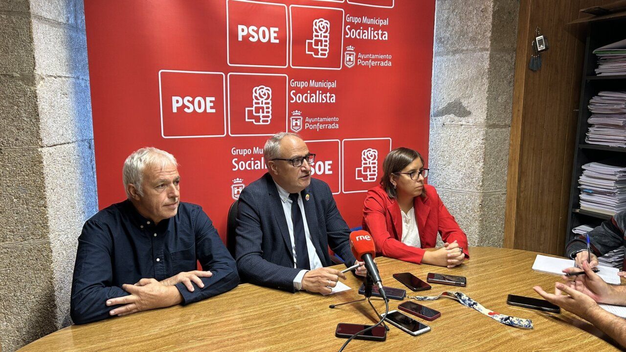 Reunión del PSOE en Ponferrada sobre el mural del Mundial de Ciclismo