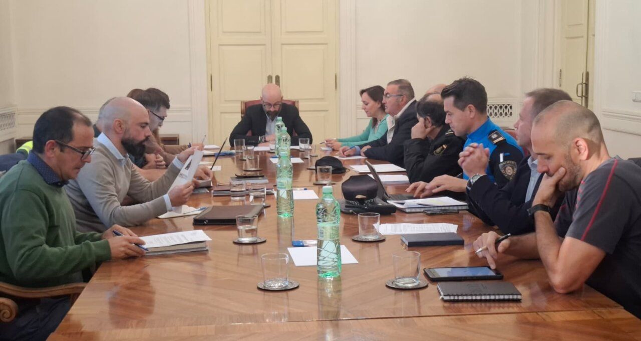 Reunión sobre el dispositivo de tráfico en León para el puente del Pilar