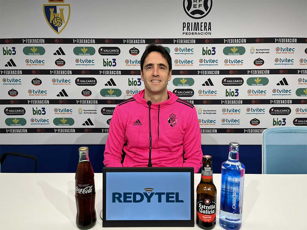 Íñigo Vélez, destituido por sorpresa como entrenador de la Deportiva